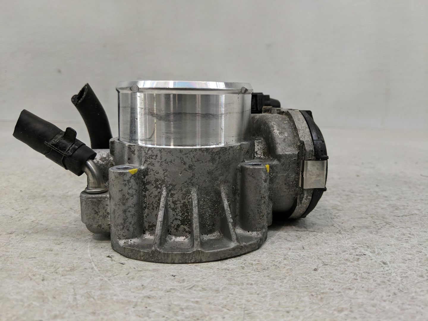 2011-2015 Kia Optima Throttle Body P/N:35100-2G700 90 4501 0001 Fits Fits 2011 2012 2013 2014 2015 2016 OEM Used Auto Parts 
