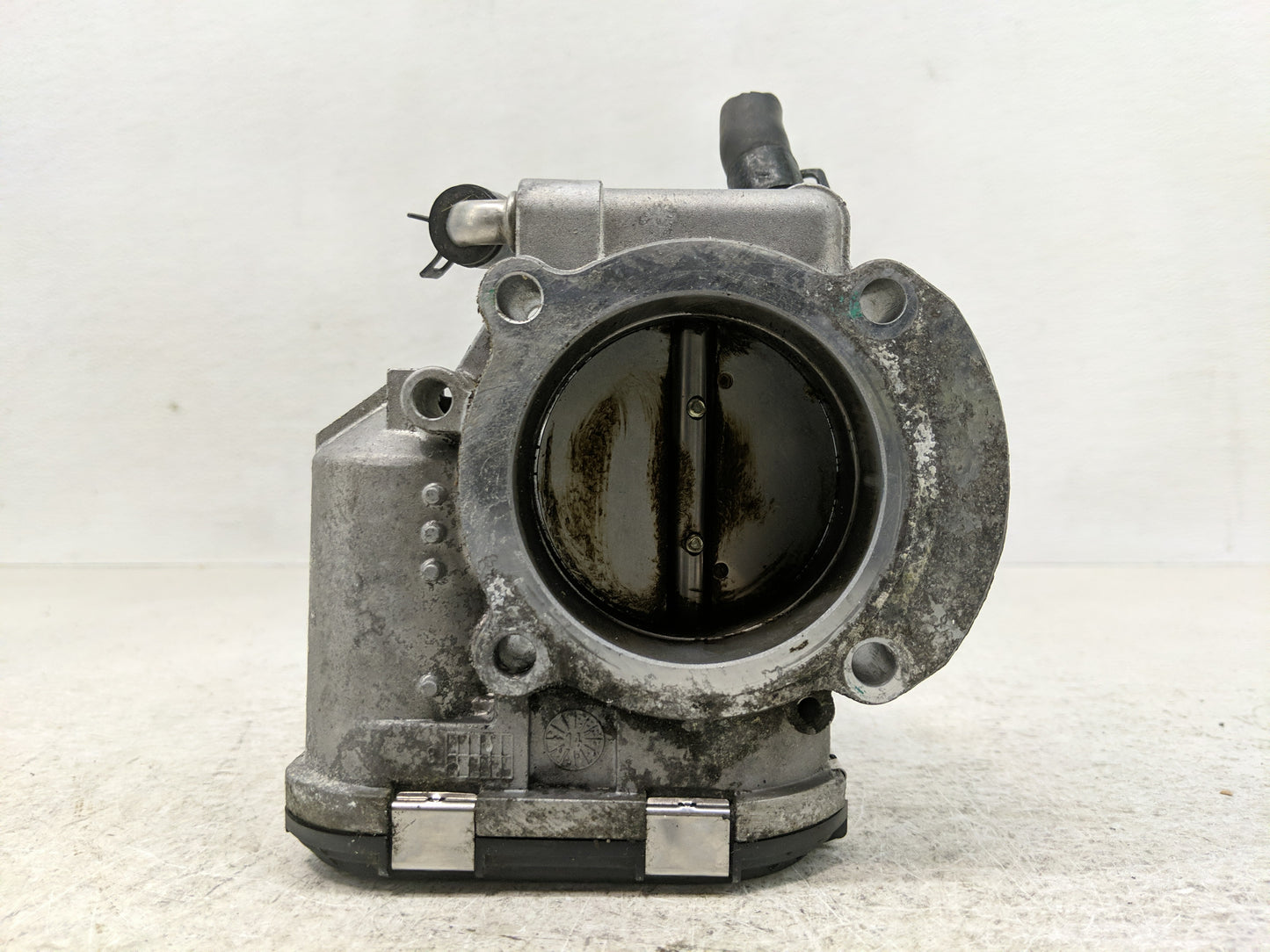 2011-2015 Kia Optima Throttle Body P/N:35100-2G700 90 4501 0001 Fits Fits 2011 2012 2013 2014 2015 2016 OEM Used Auto Parts 