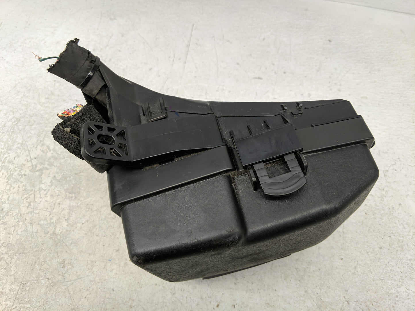 2014-2015 Kia Optima Fusebox Fuse Box Panel Relay Module P/N:91955-2T730 Fits Fits 2014 2015 OEM Used Auto Parts - Oemusedau
