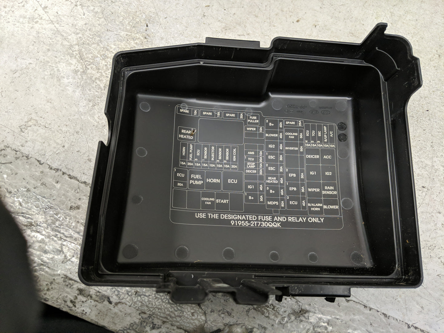 2014-2015 Kia Optima Fusebox Fuse Box Panel Relay Module P/N:91955-2T730 Fits Fits 2014 2015 OEM Used Auto Parts - Oemusedau