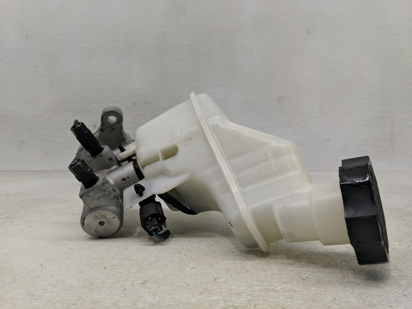 2013-2015 Kia Optima Brake Master Cylinder - Oemusedautoparts1.com