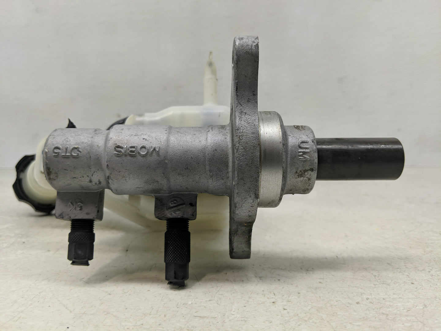 2013-2015 Kia Optima Brake Master Cylinder - Oemusedautoparts1.com