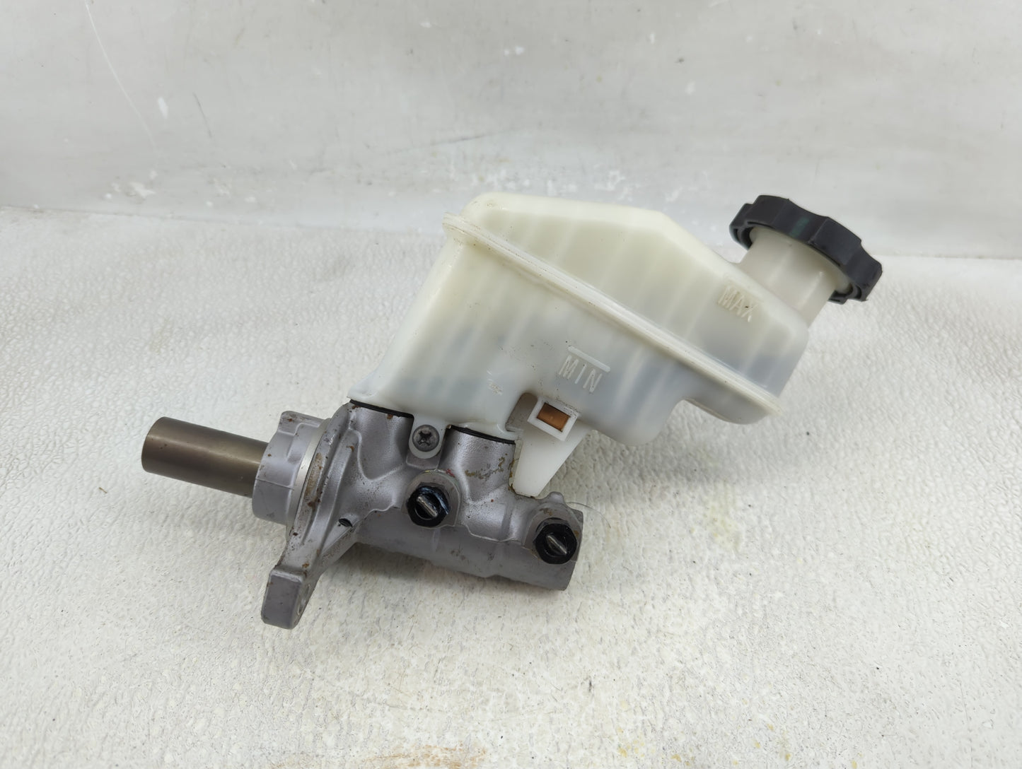 2011-2015 Kia Optima Brake Master Cylinder 1312781 - Oemusedautoparts1.com