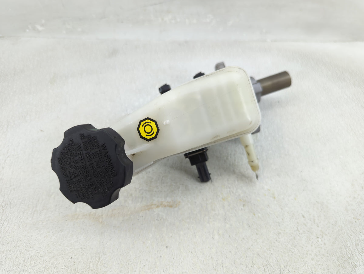 2011-2015 Kia Optima Brake Master Cylinder 1312781 - Oemusedautoparts1.com
