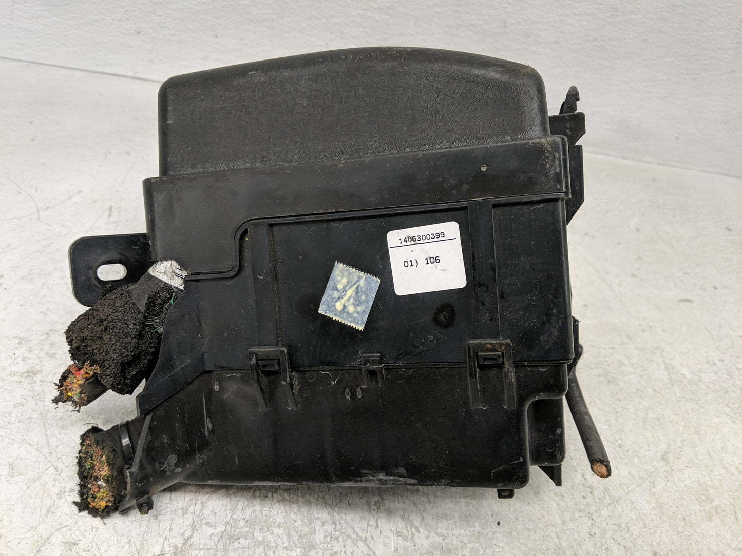 2014-2015 Kia Optima Fusebox Fuse Box Panel Relay Module P/N:VS912504C860QA Fits Fits 2014 2015 OEM Used Auto Parts - Oemuse