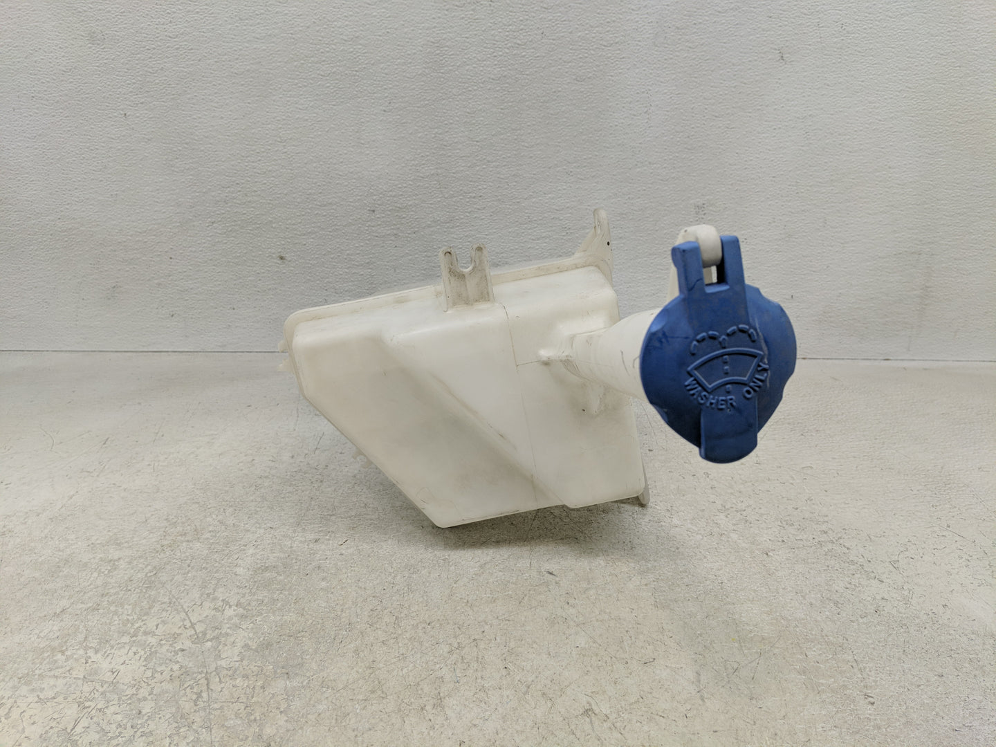 2011-2015 Kia Optima Windshield Washer Fluid Reservoir Bottle Oem - Oemusedautoparts1.com