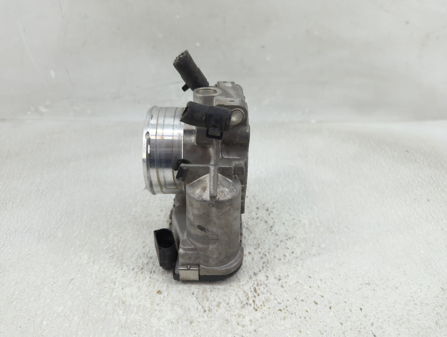 2011-2015 Kia Optima Throttle Body P/N:35100-2G700 90 4501 0001 Fits Fits 2011 2012 2013 2014 2015 2016 OEM Used Auto Parts 
