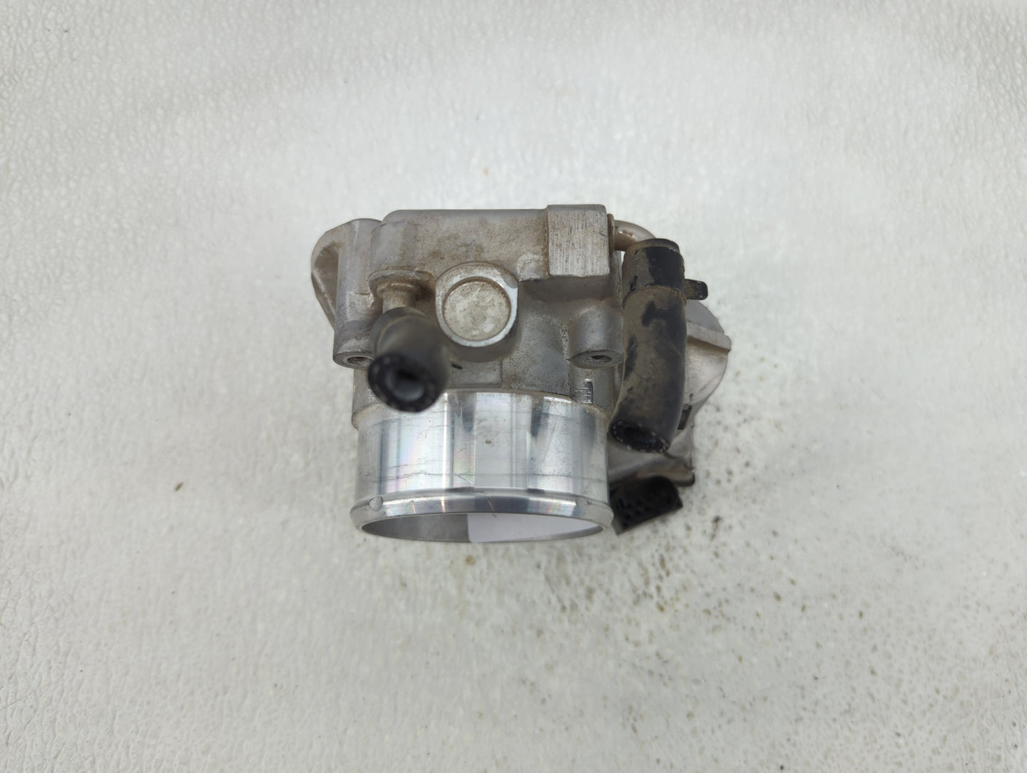 2011-2015 Kia Optima Throttle Body P/N:35100-2G700 Fits Fits 2011 2012 2013 2014 2015 2016 OEM Used Auto Parts - Oemusedauto