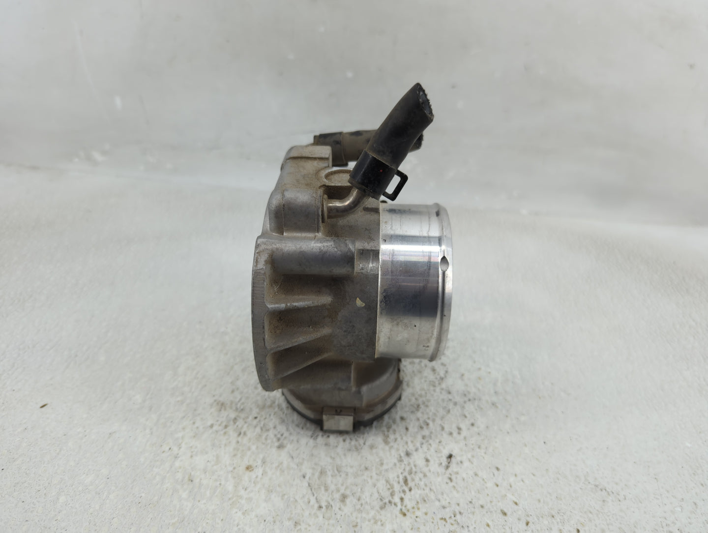 2011-2015 Kia Optima Throttle Body P/N:35100-2G700 Fits Fits 2011 2012 2013 2014 2015 2016 OEM Used Auto Parts - Oemusedauto