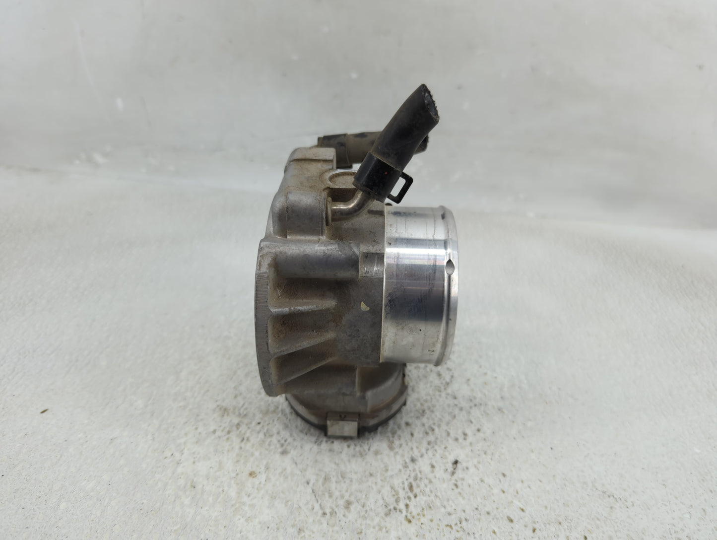 2011-2015 Kia Optima Throttle Body P/N:35100-2G700 Fits Fits 2011 2012 2013 2014 2015 2016 OEM Used Auto Parts - Oemusedauto