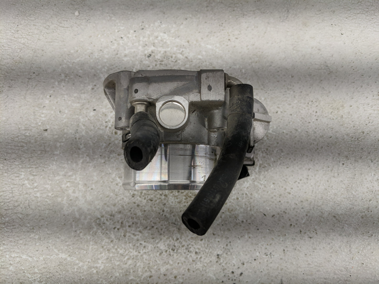 2011-2015 Kia Optima Throttle Body P/N:35100-2G700 Fits Fits 2011 2012 2013 2014 2015 2016 OEM Used Auto Parts - Oemusedauto
