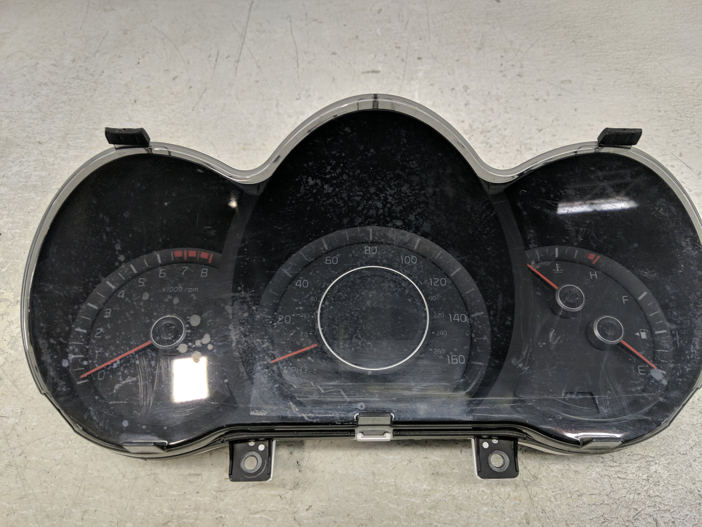 2014-2015 Kia Optima Instrument Cluster Speedometer Gauges P/N:94031-2T270 Fits Fits 2014 2015 OEM Used Auto Parts - Oemused