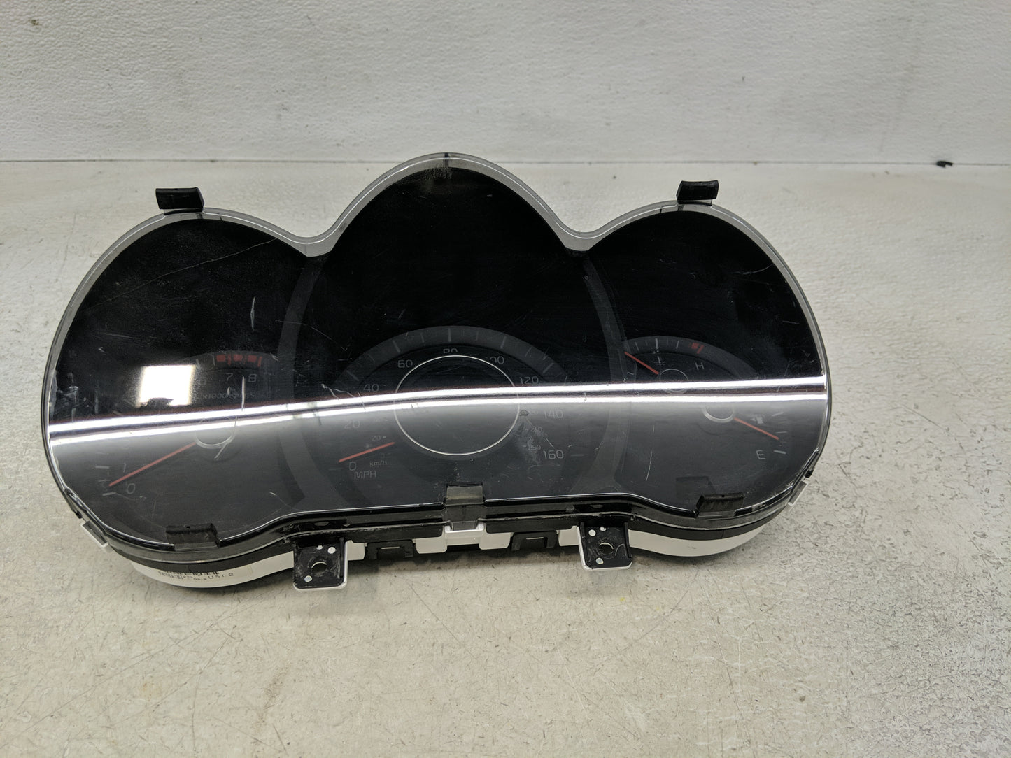 2014-2015 Kia Optima Instrument Cluster Speedometer Gauges P/N:94031-2T270 Fits Fits 2014 2015 OEM Used Auto Parts - Oemused