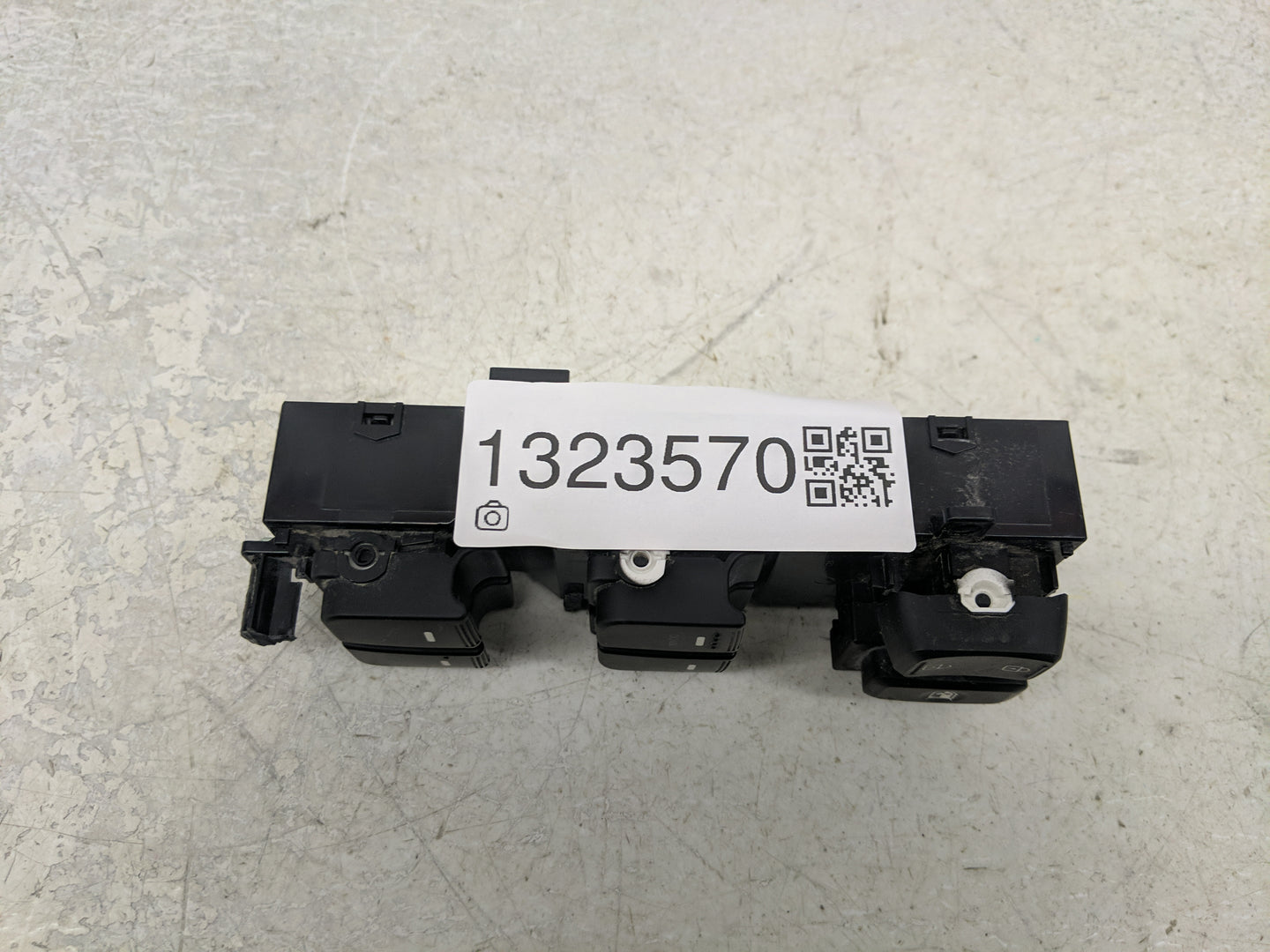 2015 Kia Optima Master Power Window Switch Replacement Driver Side Left P/N:93570-2T500 Fits OEM Used Auto Parts - Oemusedau