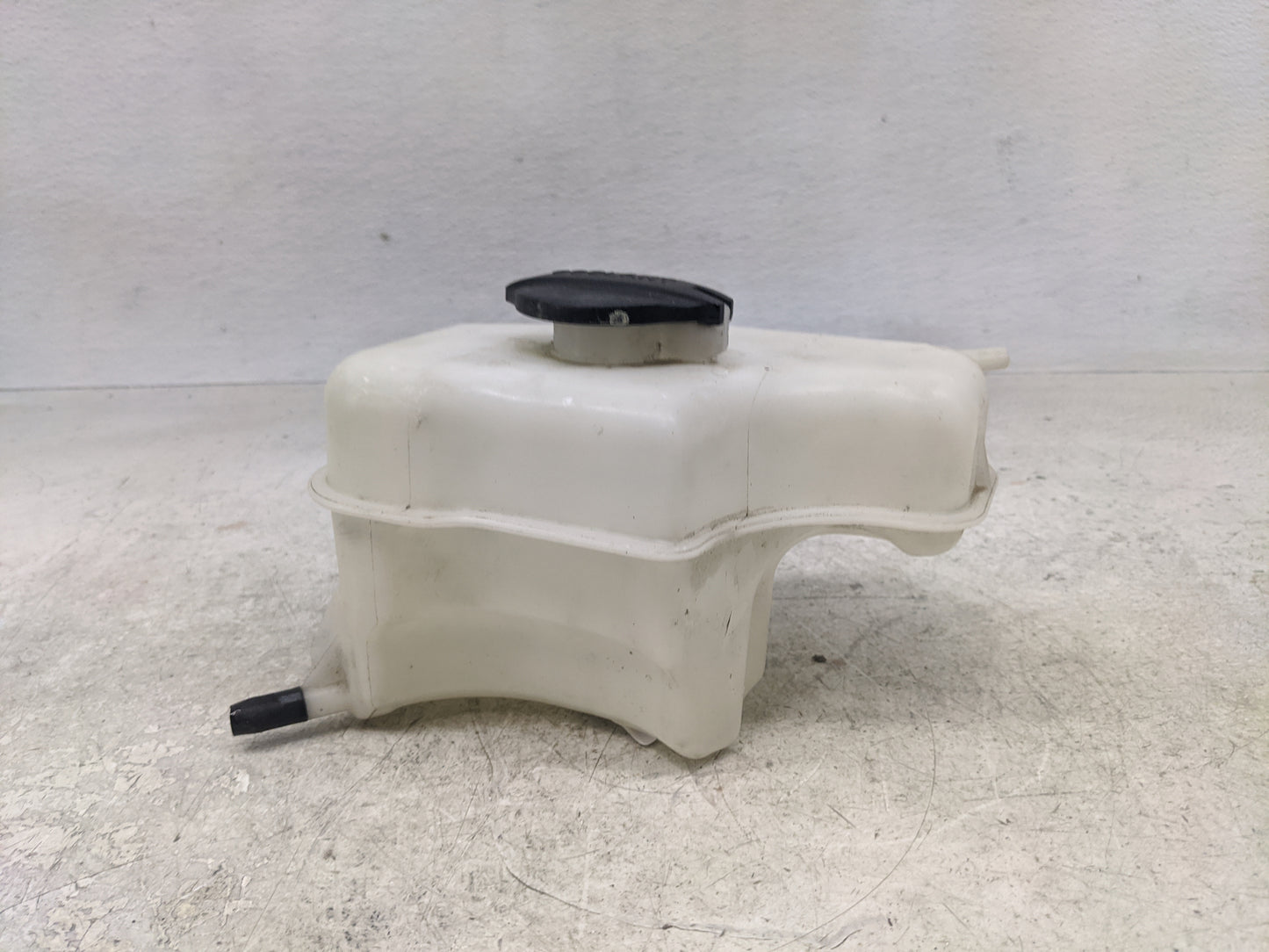 2011-2016 Kia Optima Radiator Coolant Overflow Expansion Tank Bottle - Oemusedautoparts1.com