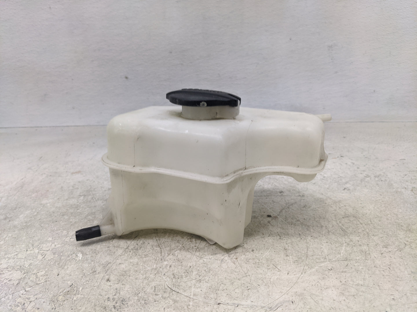 2011-2016 Kia Optima Radiator Coolant Overflow Expansion Tank Bottle 1367306 - Oemusedautoparts1.com