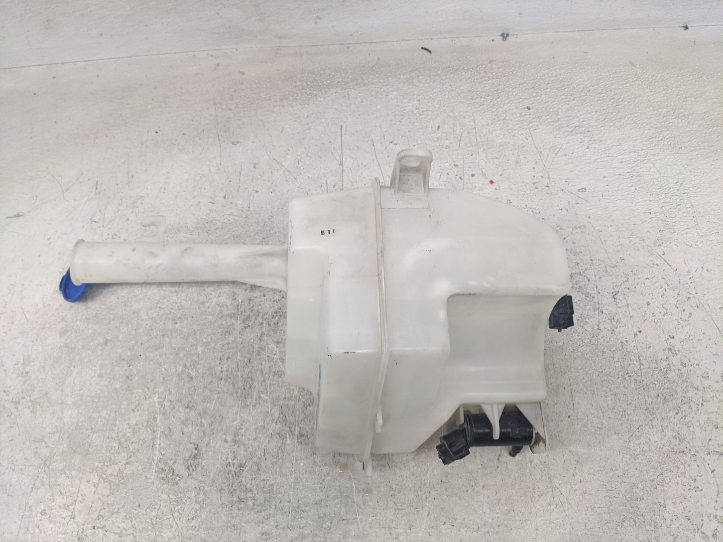 2011-2015 Kia Optima Windshield Washer Fluid Reservoir Bottle Oem - Oemusedautoparts1.com