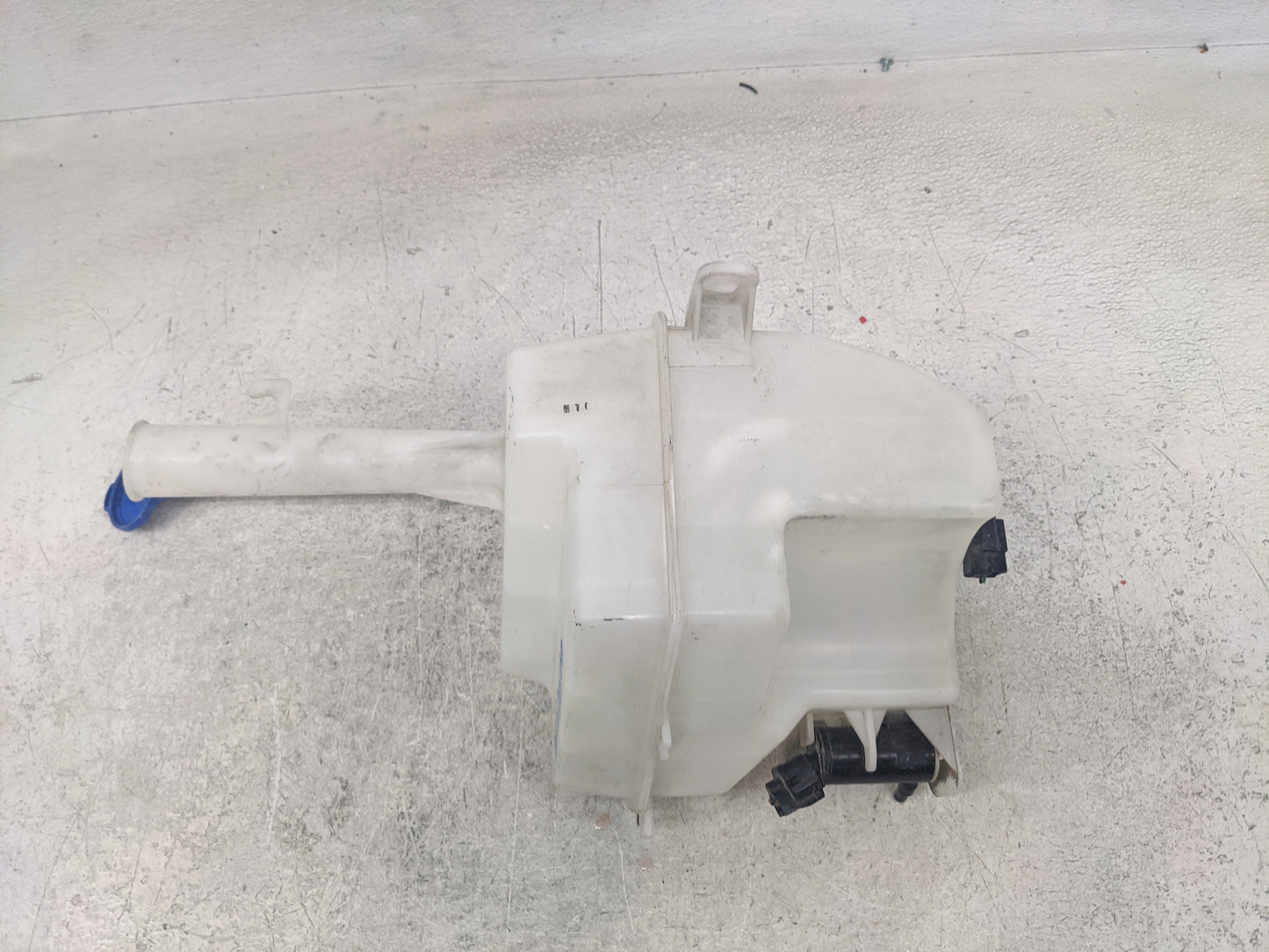 2011-2015 Kia Optima Windshield Washer Fluid Reservoir Bottle Oem - Oemusedautoparts1.com