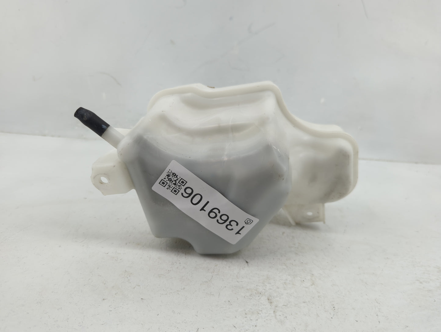 2011-2016 Kia Optima Radiator Coolant Overflow Expansion Tank Bottle 1369106 - Oemusedautoparts1.com