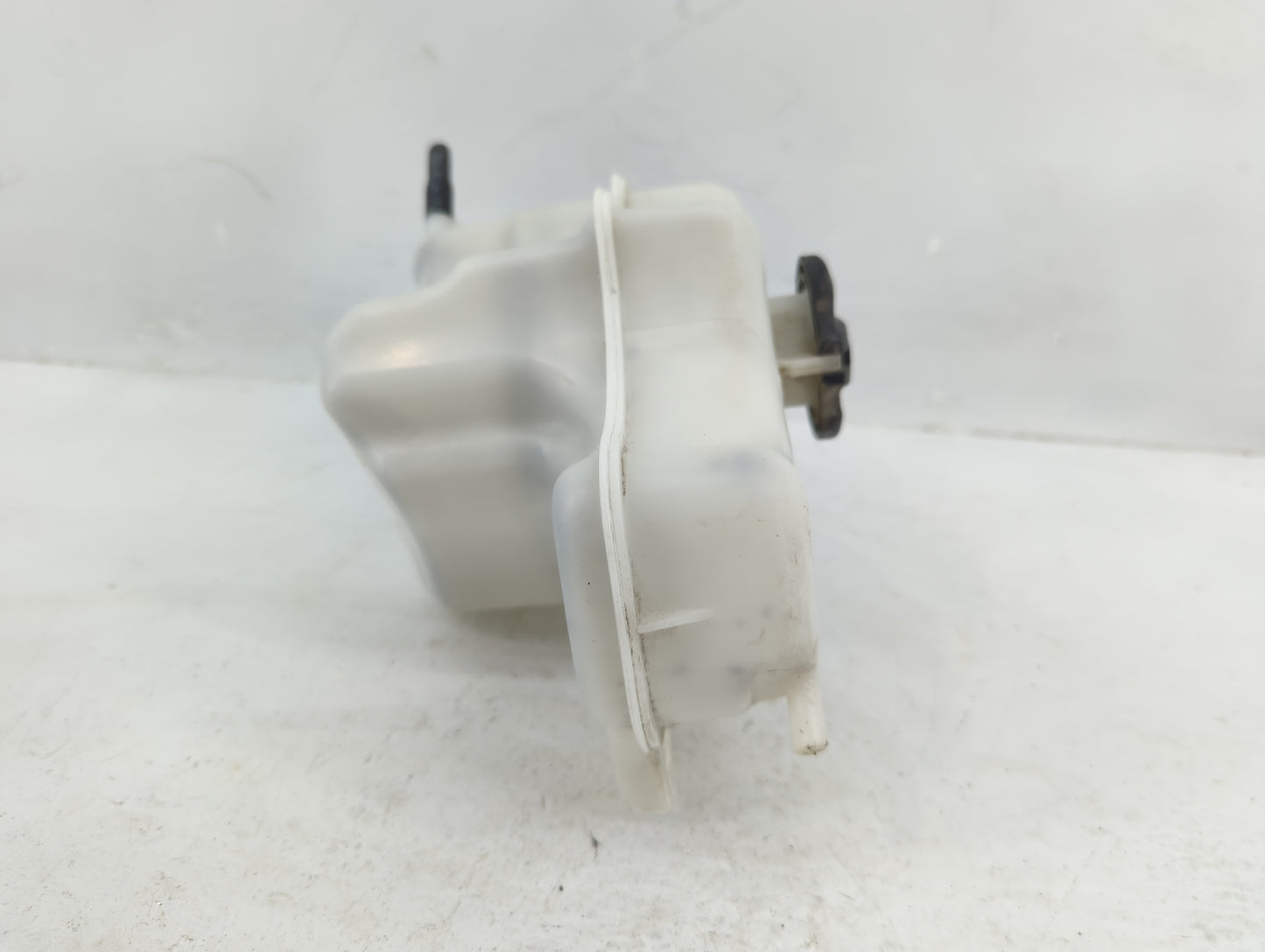 2011-2016 Kia Optima Radiator Coolant Overflow Expansion Tank Bottle - Oemusedautoparts1.com