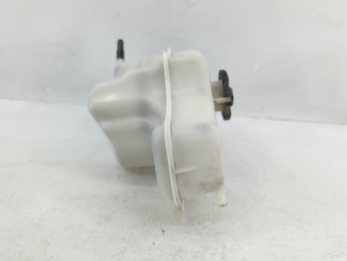 2011-2016 Kia Optima Radiator Coolant Overflow Expansion Tank Bottle 1369107 - Oemusedautoparts1.com