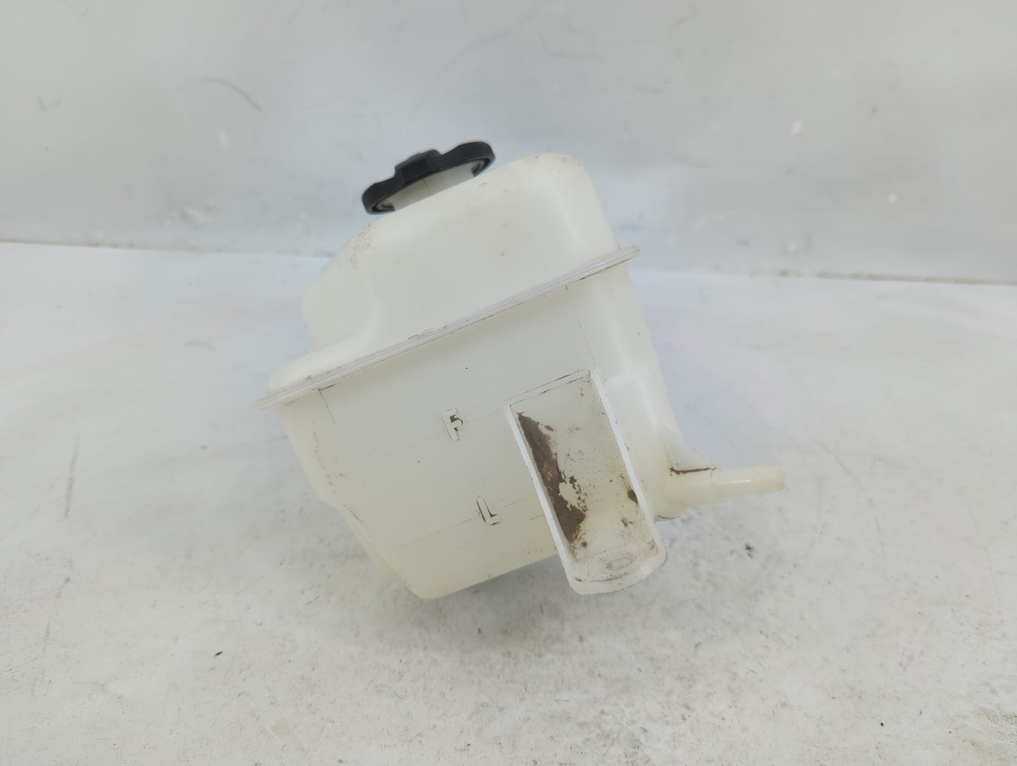 2011-2016 Kia Optima Radiator Coolant Overflow Expansion Tank Bottle - Oemusedautoparts1.com