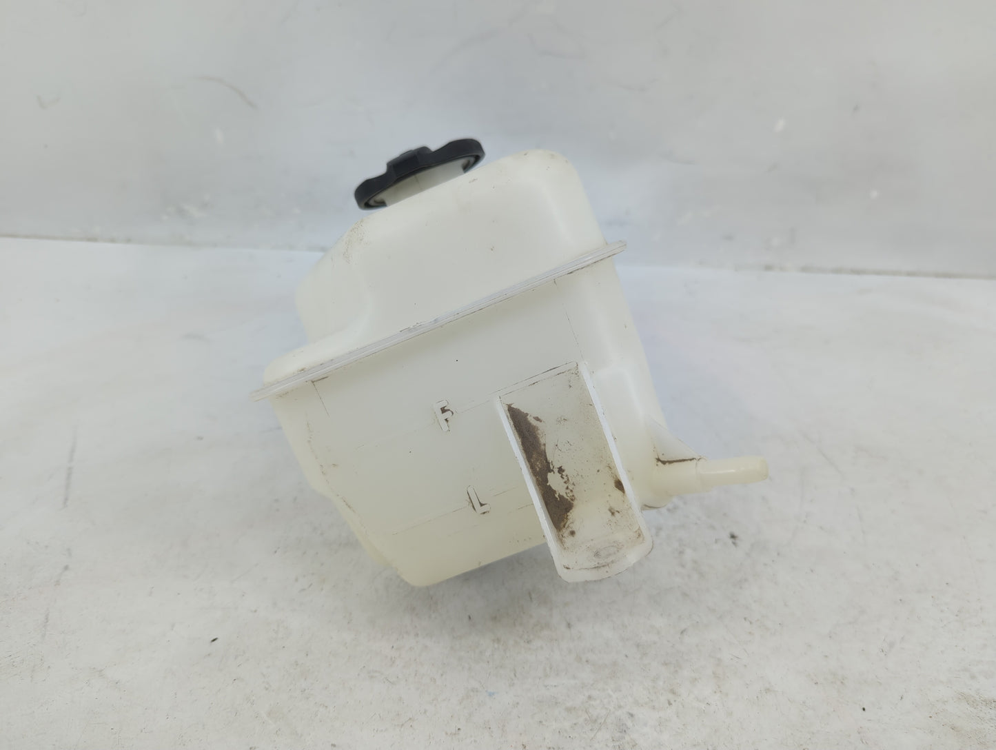 2011-2016 Kia Optima Radiator Coolant Overflow Expansion Tank Bottle - Oemusedautoparts1.com
