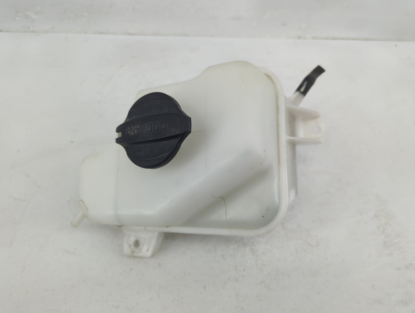 2011-2016 Kia Optima Radiator Coolant Overflow Expansion Tank Bottle 1369338 - Oemusedautoparts1.com
