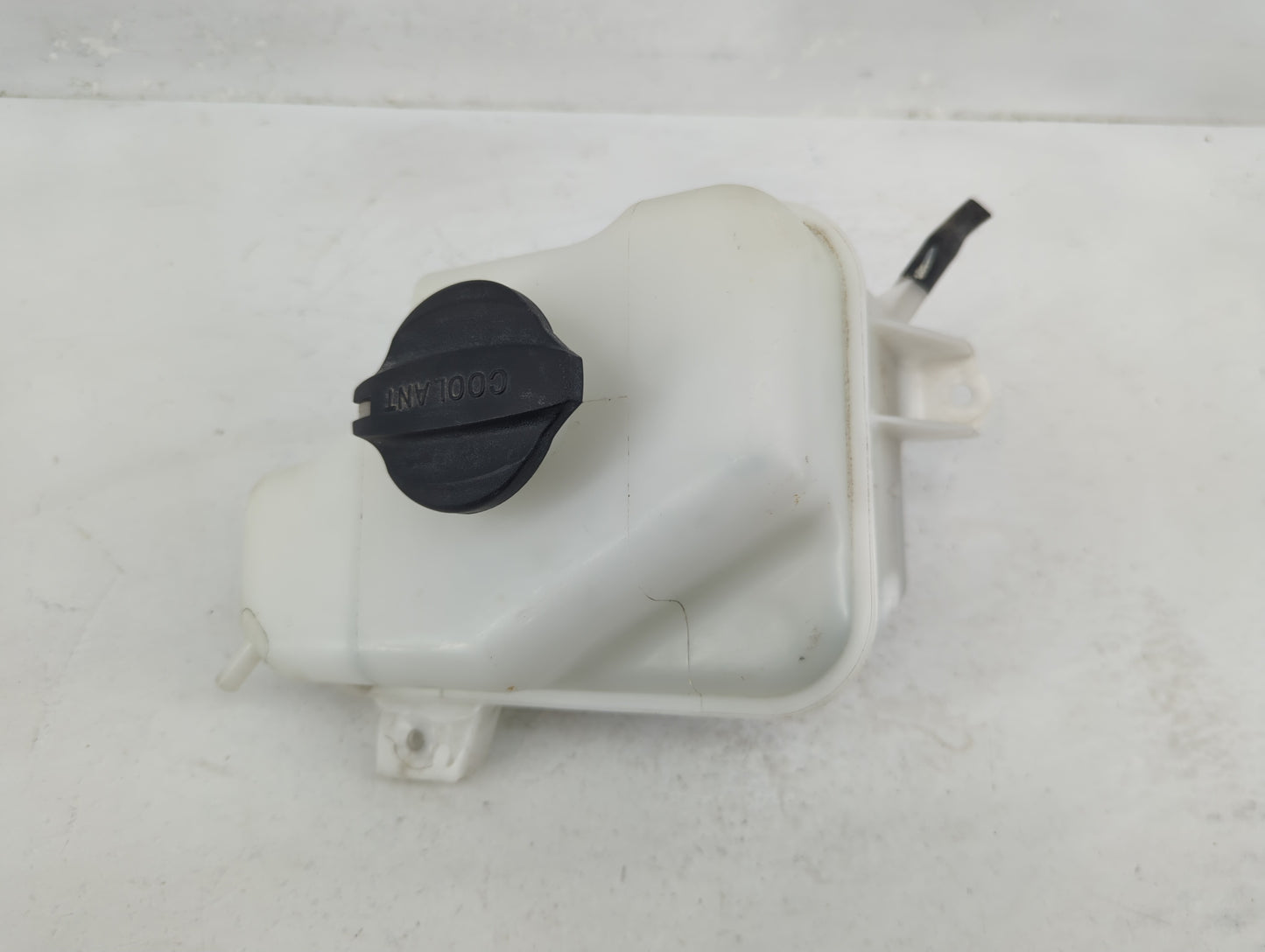 2011-2016 Kia Optima Radiator Coolant Overflow Expansion Tank Bottle 1369338 - Oemusedautoparts1.com