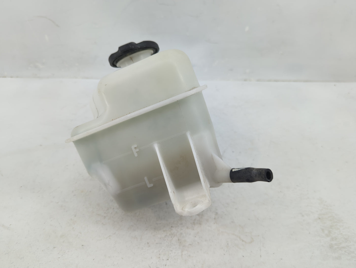 2011-2016 Kia Optima Radiator Coolant Overflow Expansion Tank Bottle 1369338 - Oemusedautoparts1.com