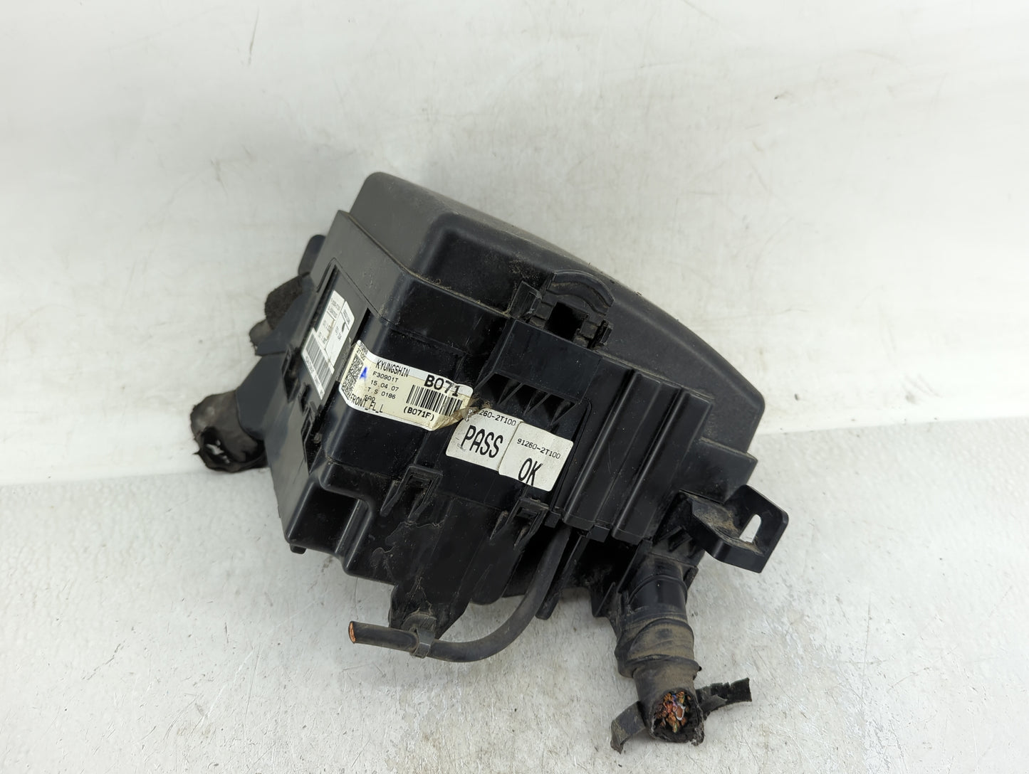 2014-2015 Kia Optima Fusebox Fuse Box Panel Relay Module P/N:91260-2T100 Fits Fits 2014 2015 OEM Used Auto Parts - Oemusedau