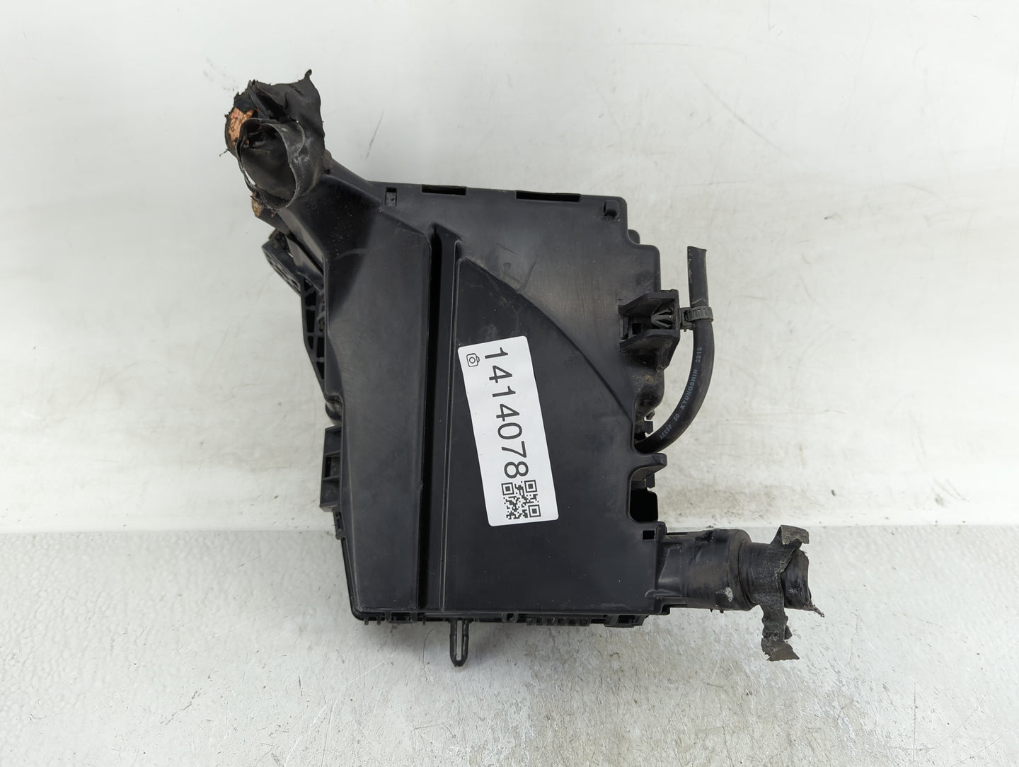2014-2015 Kia Optima Fusebox Fuse Box Panel Relay Module P/N:91260-2T100 Fits Fits 2014 2015 OEM Used Auto Parts - Oemusedau