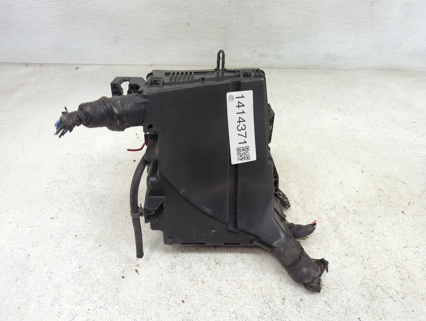 2014-2015 Kia Optima Fusebox Fuse Box Panel Relay Module P/N:91955-2T730 Fits Fits 2014 2015 OEM Used Auto Parts - Oemusedau