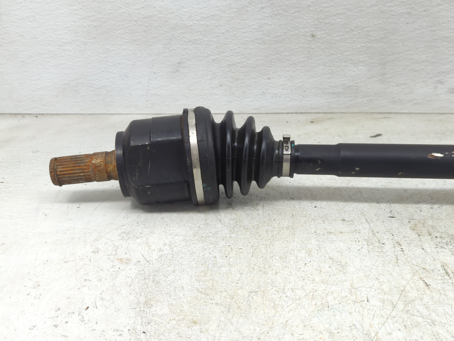 2014-2015 Kia Optima Axle Shaft Front Passenger Cv C/v - Oemusedautoparts1.com