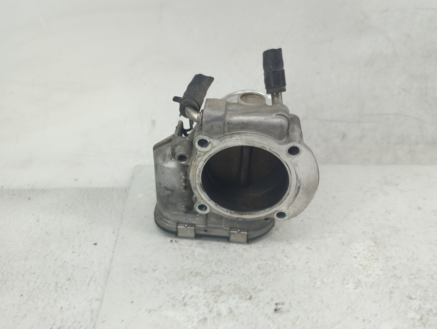 2011-2015 Kia Optima Throttle Body P/N:35100-2G700 Fits Fits 2011 2012 2013 2014 2015 2016 OEM Used Auto Parts - Oemusedauto