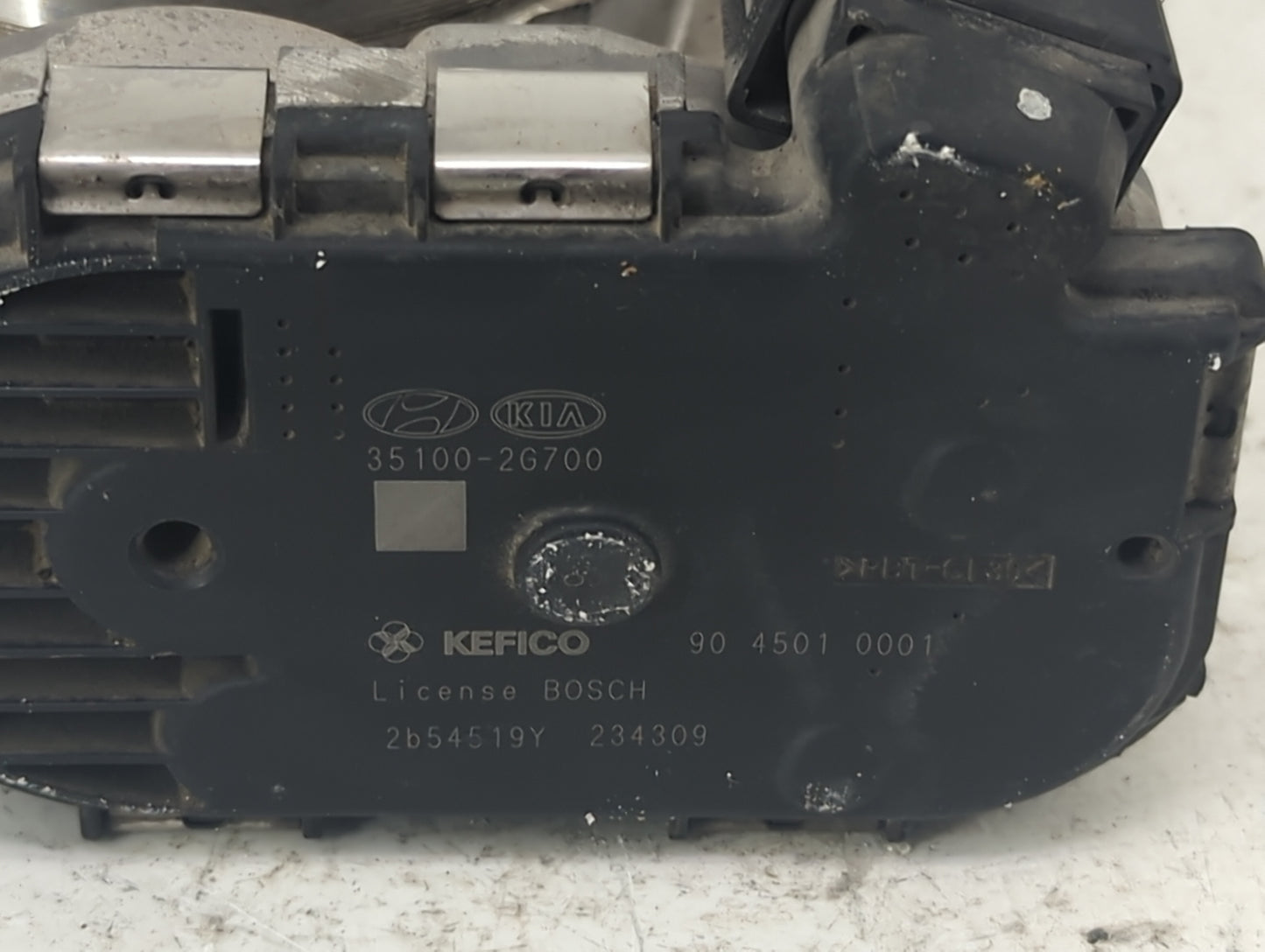 2011-2015 Kia Optima Throttle Body P/N:35100-2G700 Fits Fits 2011 2012 2013 2014 2015 2016 OEM Used Auto Parts - Oemusedauto
