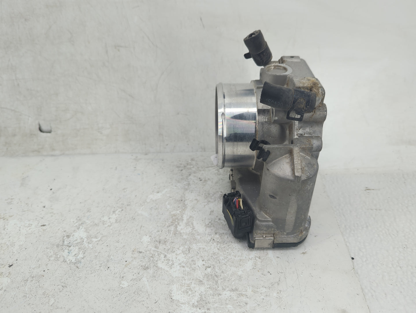 2011-2015 Kia Optima Throttle Body P/N:35100-2G700 Fits Fits 2011 2012 2013 2014 2015 2016 OEM Used Auto Parts - Oemusedauto