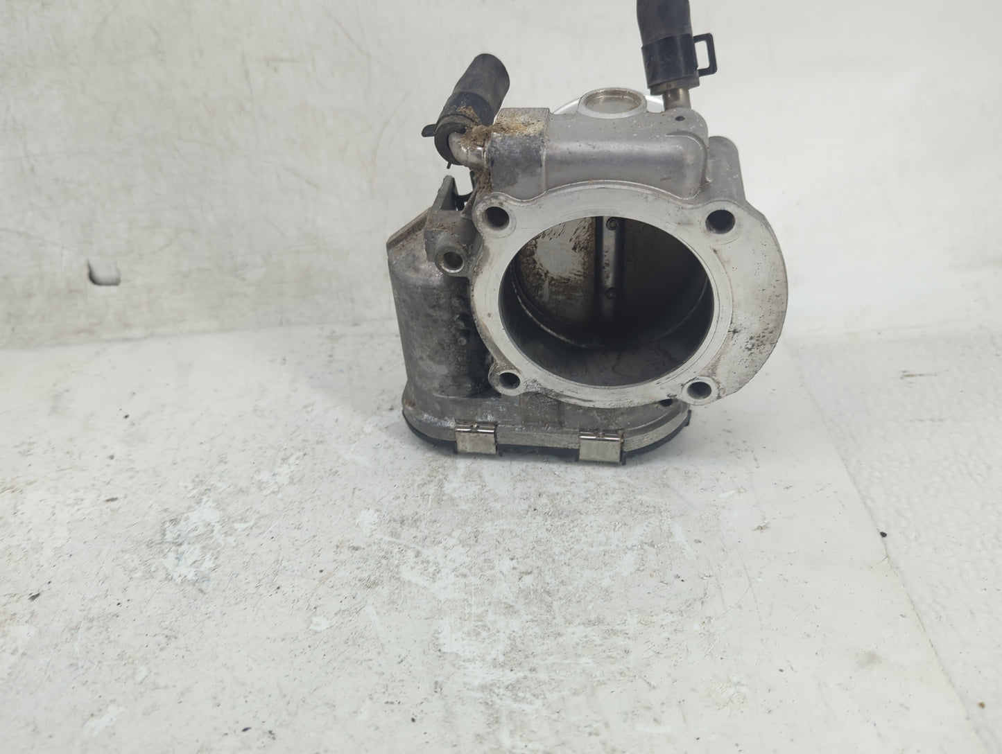 2011-2015 Kia Optima Throttle Body P/N:35100-2G700 Fits Fits 2011 2012 2013 2014 2015 2016 OEM Used Auto Parts - Oemusedauto