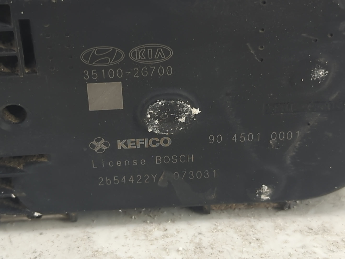 2011-2015 Kia Optima Throttle Body P/N:35100-2G700 Fits Fits 2011 2012 2013 2014 2015 2016 OEM Used Auto Parts - Oemusedauto