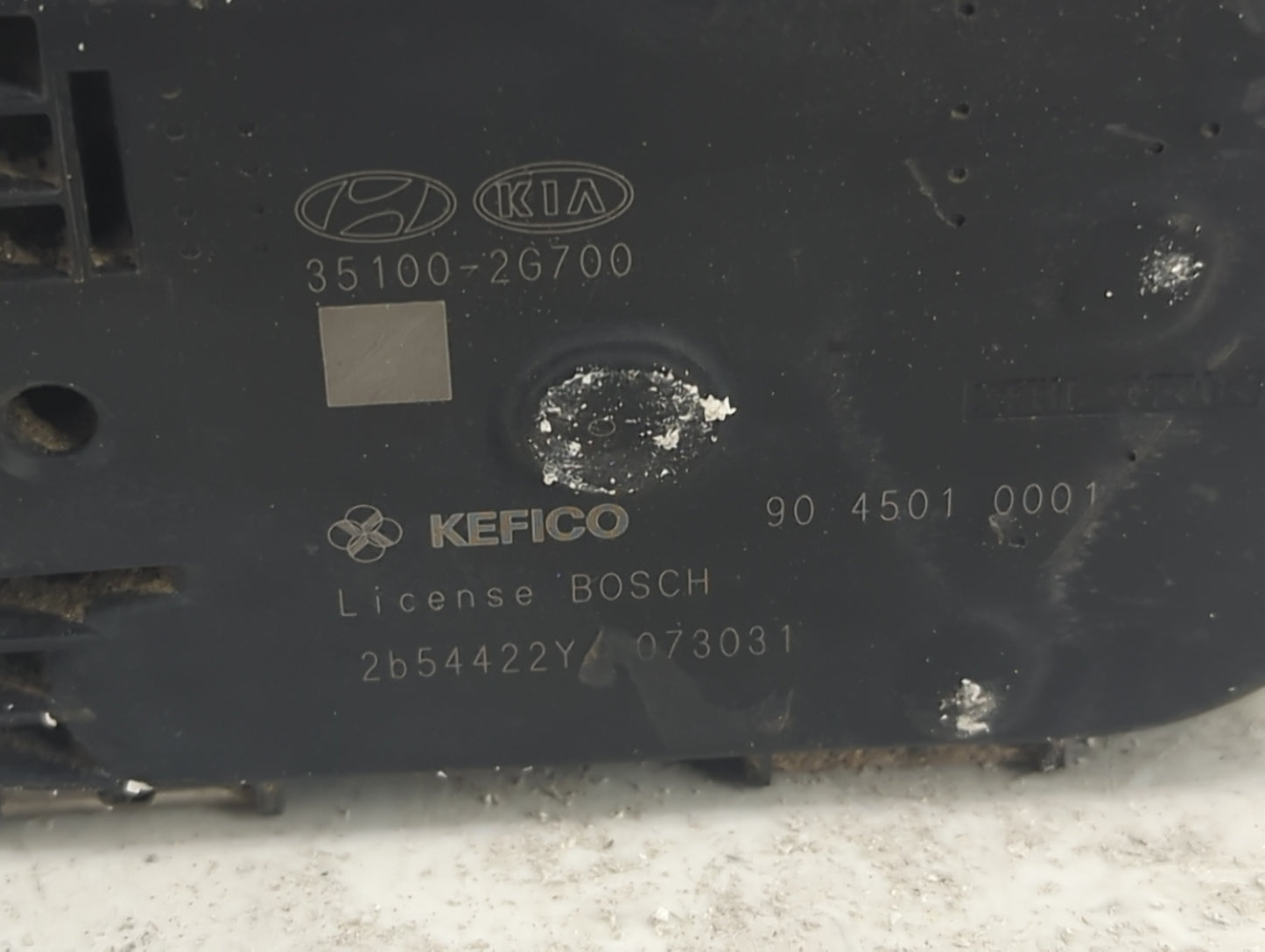 2011-2015 Kia Optima Throttle Body P/N:35100-2G700 Fits Fits 2011 2012 2013 2014 2015 2016 OEM Used Auto Parts - Oemusedauto