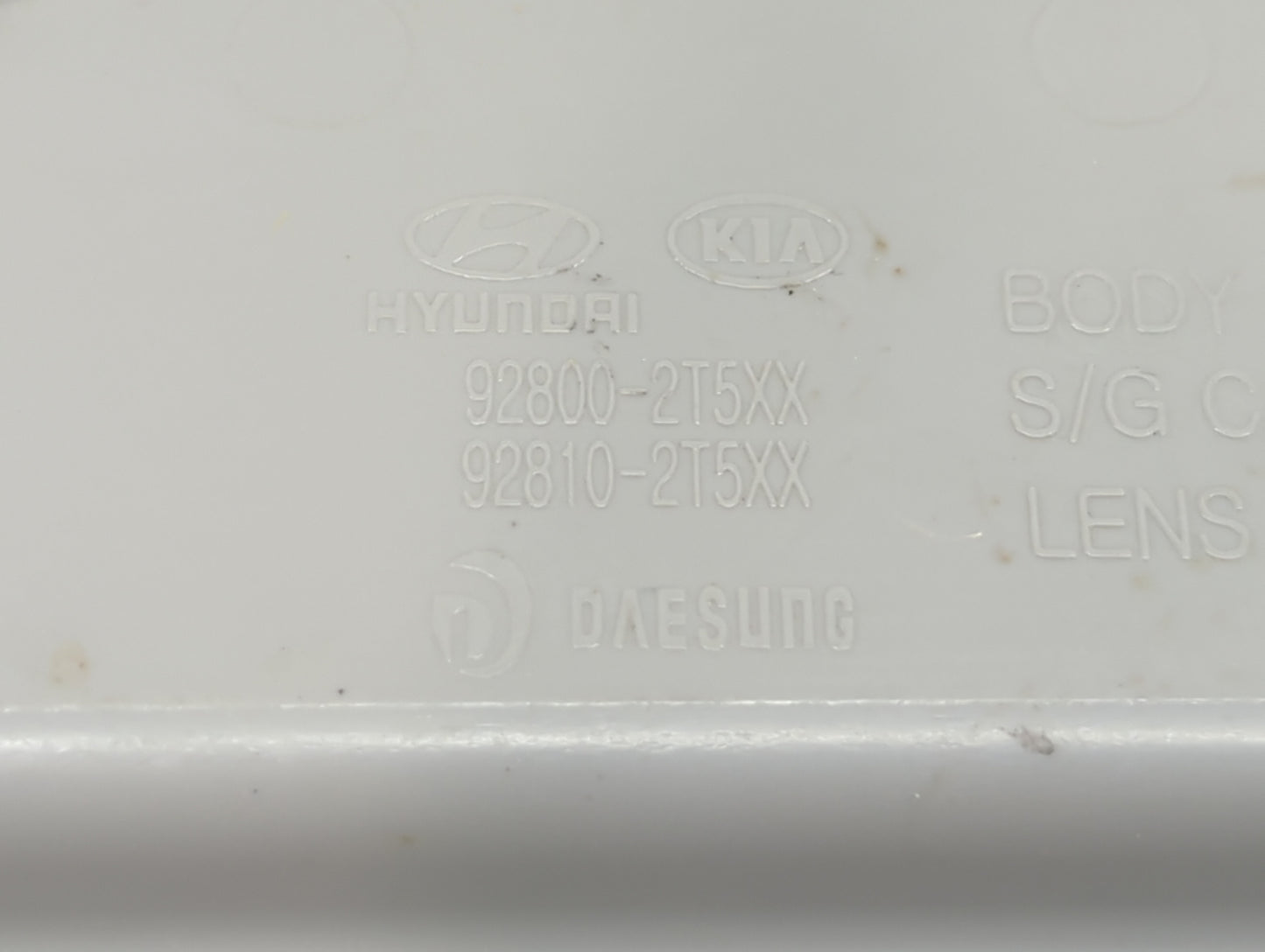 2014-2016 Kia Optima Overhead Roof Console 1430029 - Oemusedautoparts1.com