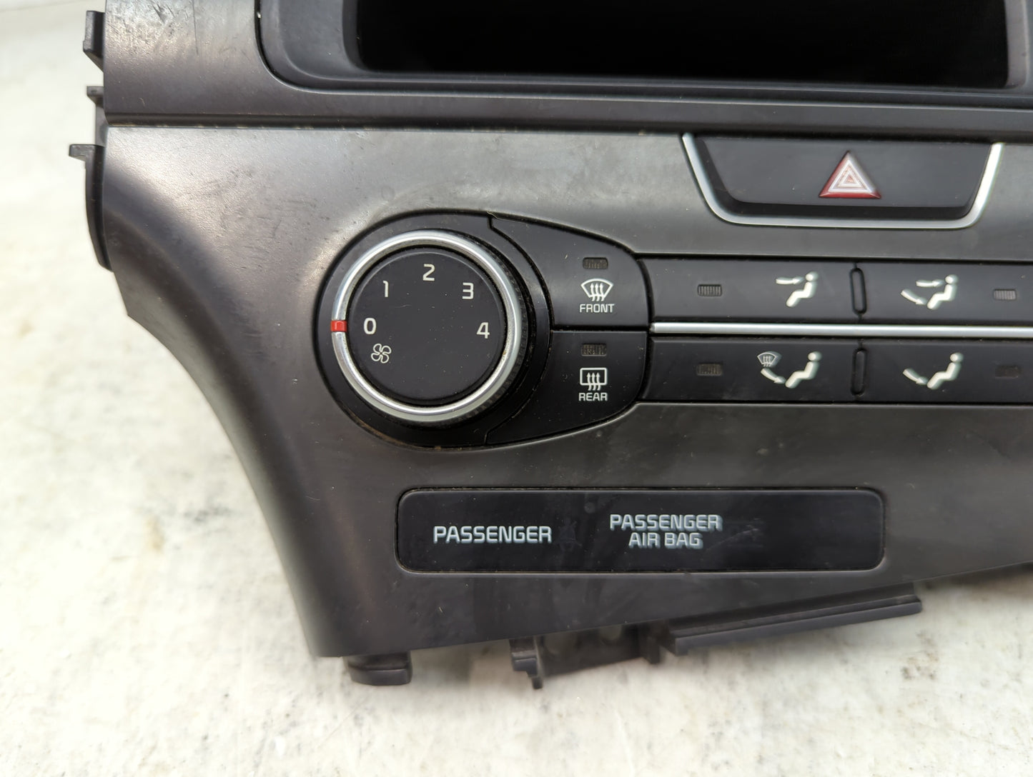 2015 Kia Optima Climate Control Module Temperature AC/Heater Replacement P/N:95930-2T050 Fits OEM Used Auto Parts - Oemuseda