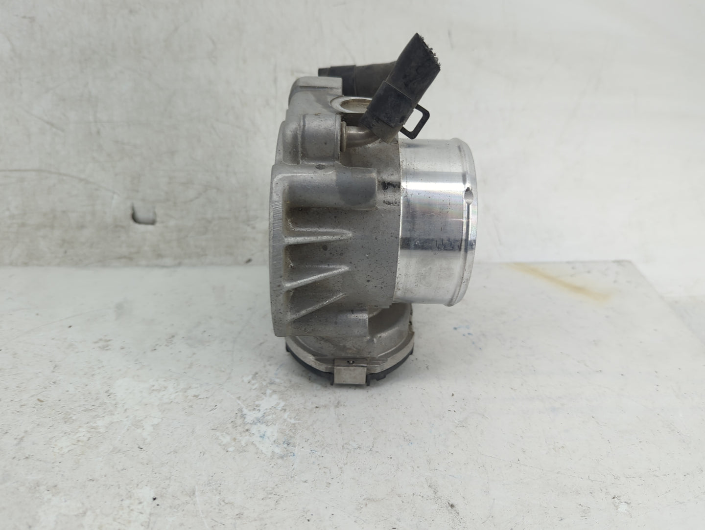 2011-2015 Kia Optima Throttle Body P/N:35100-26700 Fits Fits 2011 2012 2013 2014 2015 2016 OEM Used Auto Parts - Oemusedauto
