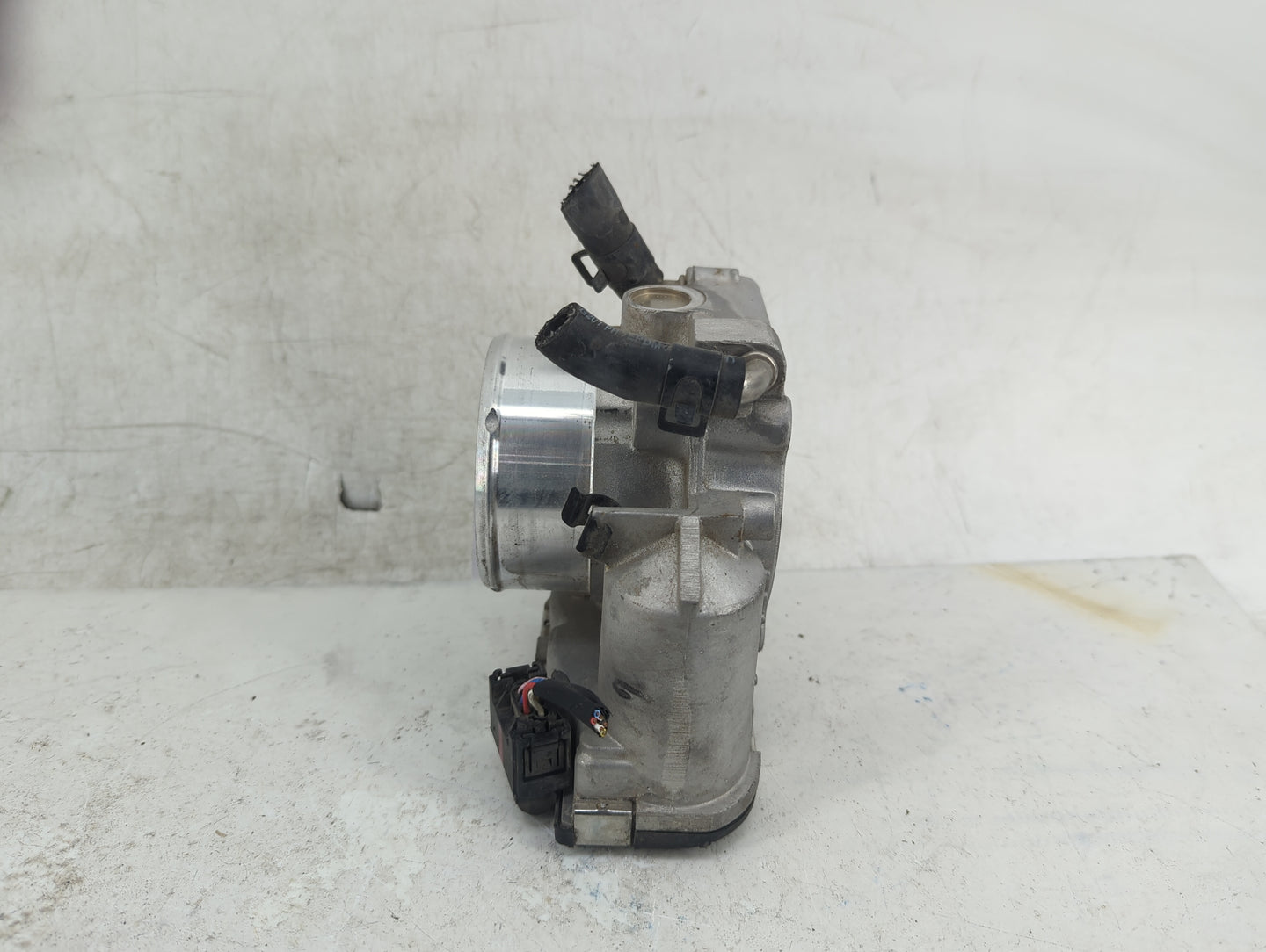 2011-2015 Kia Optima Throttle Body P/N:35100-26700 Fits Fits 2011 2012 2013 2014 2015 2016 OEM Used Auto Parts - Oemusedauto