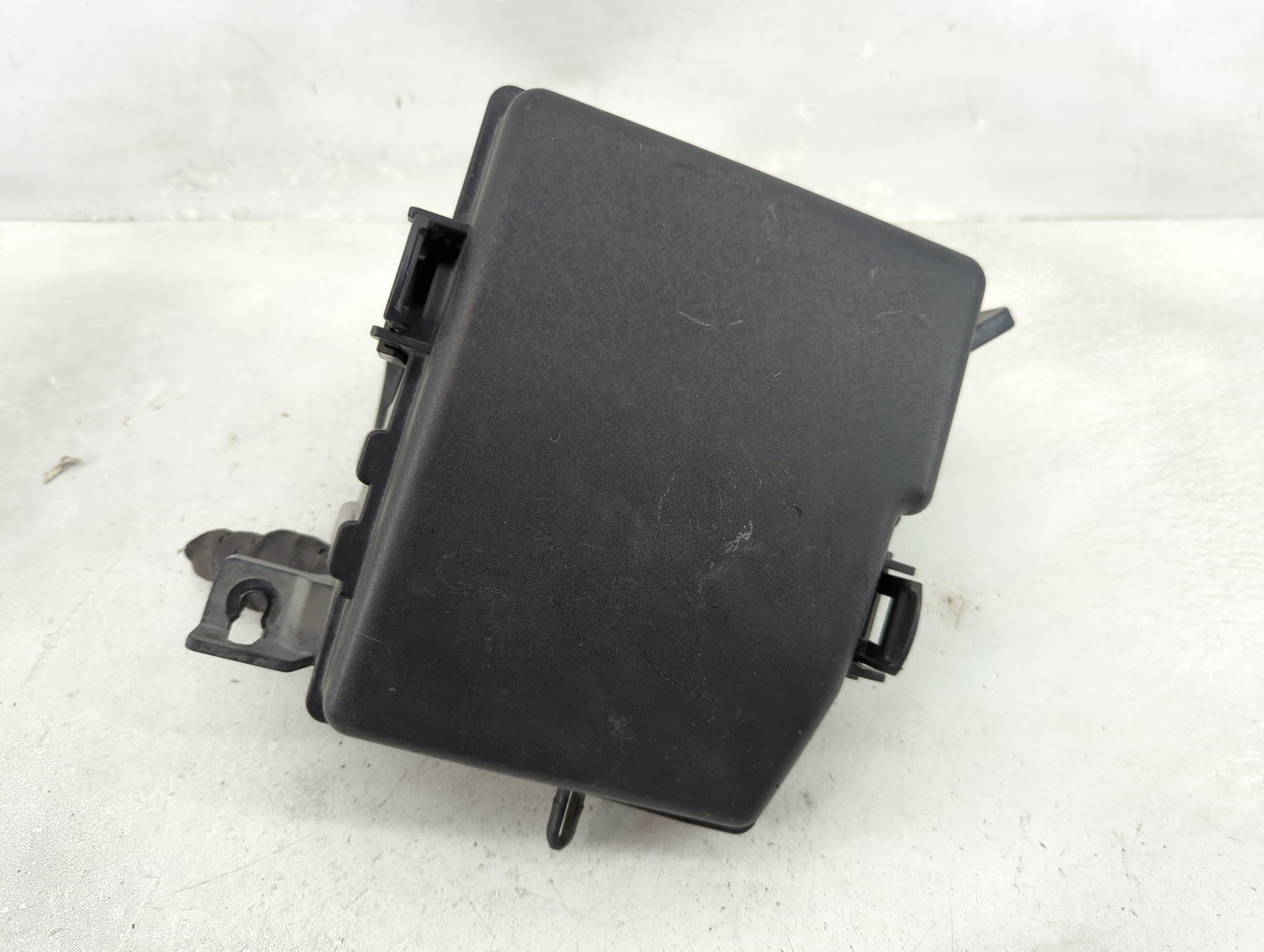 2014-2015 Kia Optima Fusebox Fuse Box Panel Relay Module P/N:91955-2T730 Fits Fits 2014 2015 OEM Used Auto Parts - Oemusedau