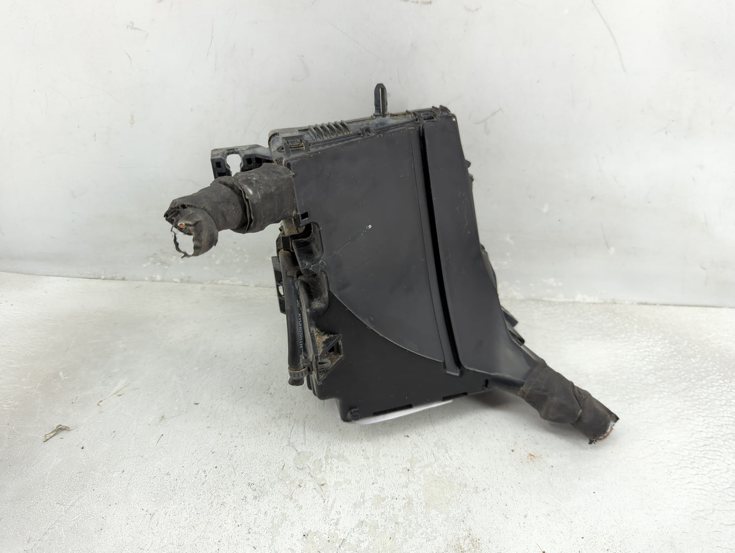 2014-2015 Kia Optima Fusebox Fuse Box Panel Relay Module P/N:91955-2T730 Fits Fits 2014 2015 OEM Used Auto Parts - Oemusedau