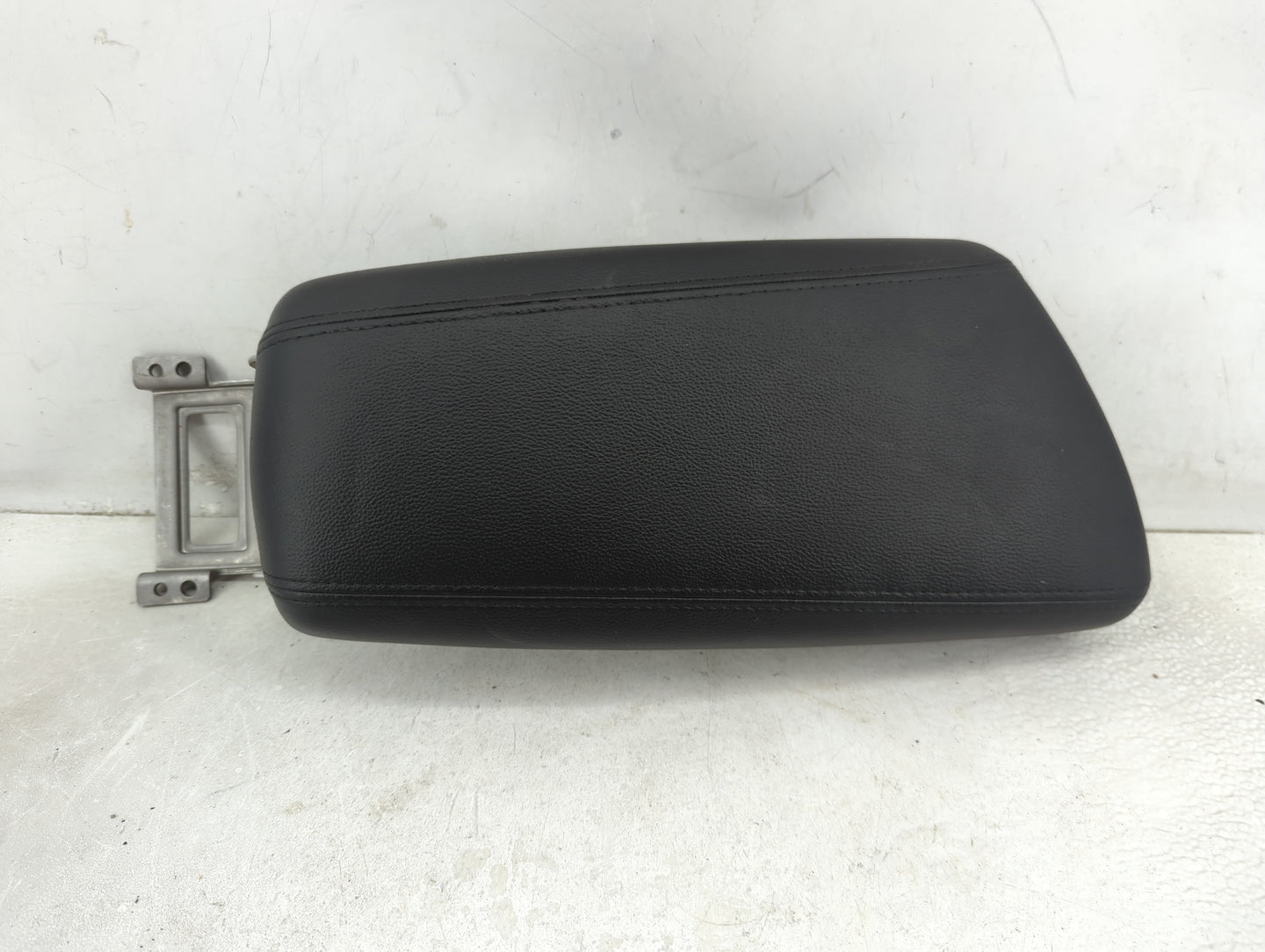 2015 Kia Optima Center Console Armrest Cover Lid Fits OEM Used Auto Parts - Oemusedautoparts1.com