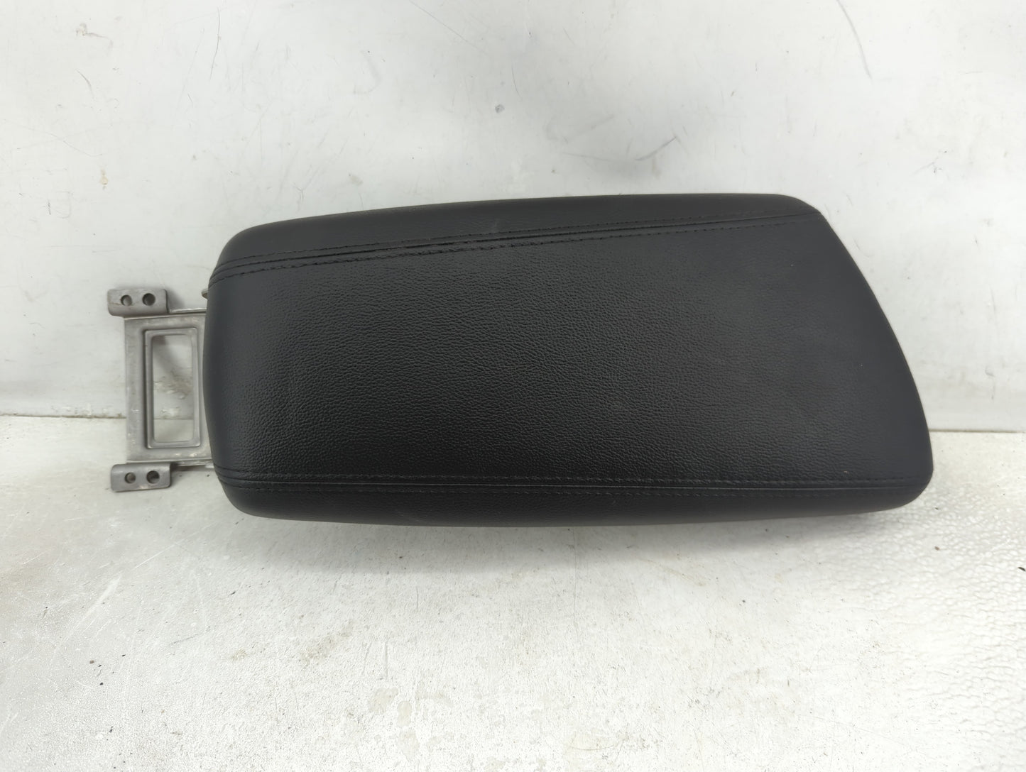 2015 Kia Optima Center Console Armrest Cover Lid Fits OEM Used Auto Parts - Oemusedautoparts1.com
