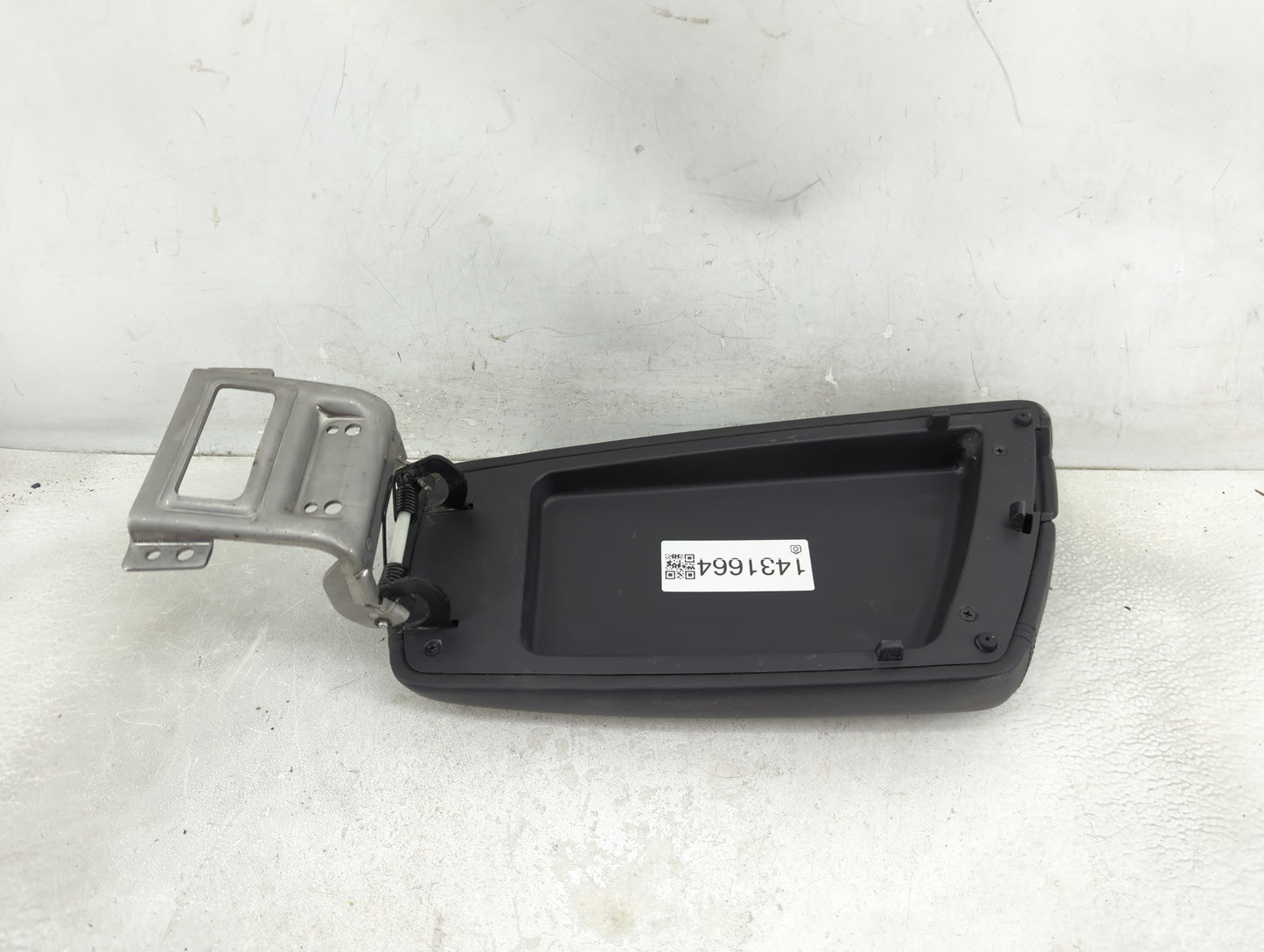 2015 Kia Optima Center Console Armrest Cover Lid Fits OEM Used Auto Parts - Oemusedautoparts1.com
