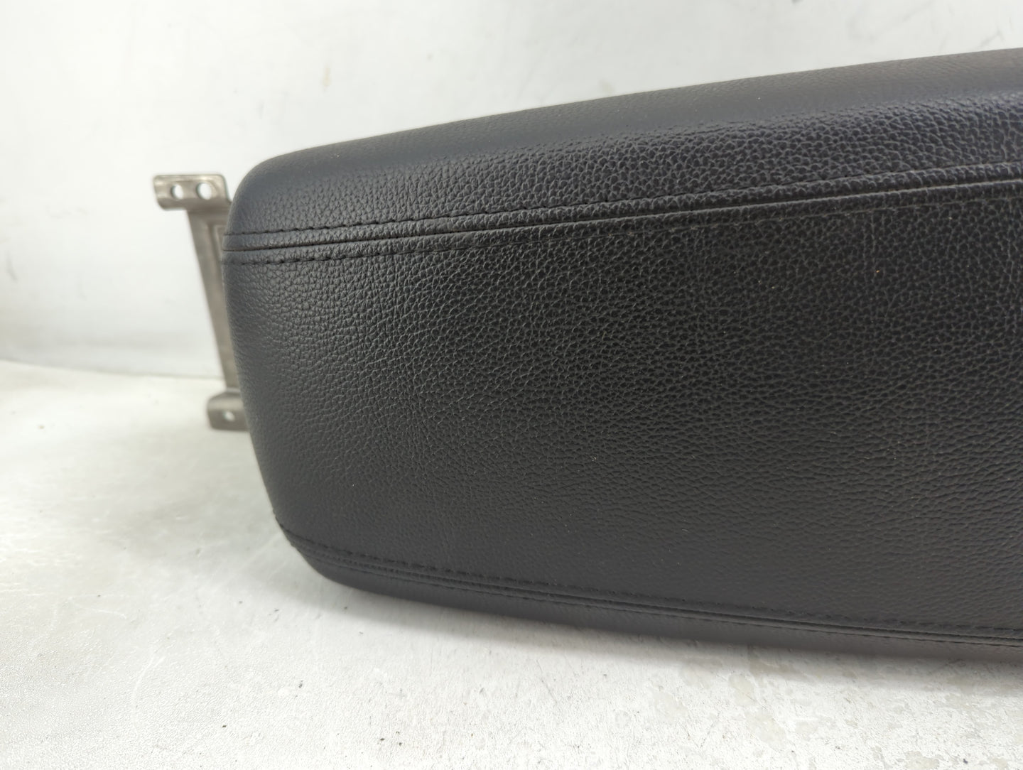2015 Kia Optima Center Console Armrest Cover Lid Fits OEM Used Auto Parts - Oemusedautoparts1.com